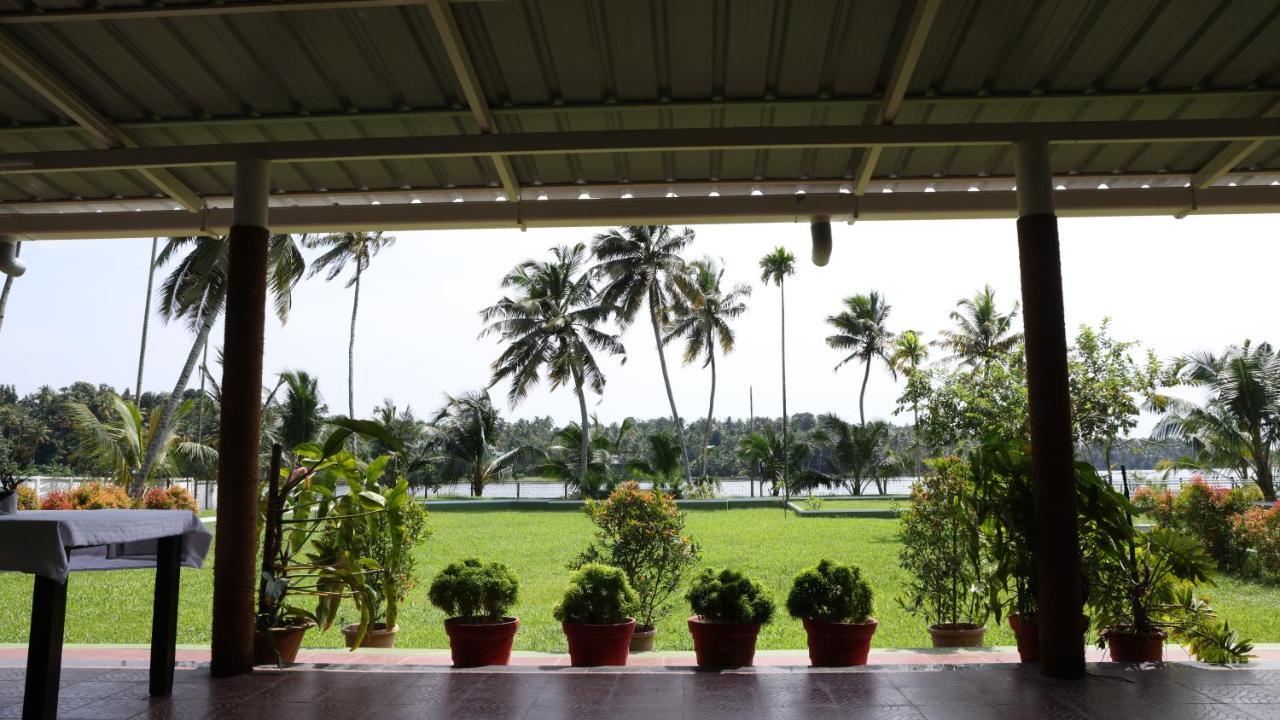 Ashtamudi Lake Garden Resorts Kollam Zewnętrze zdjęcie